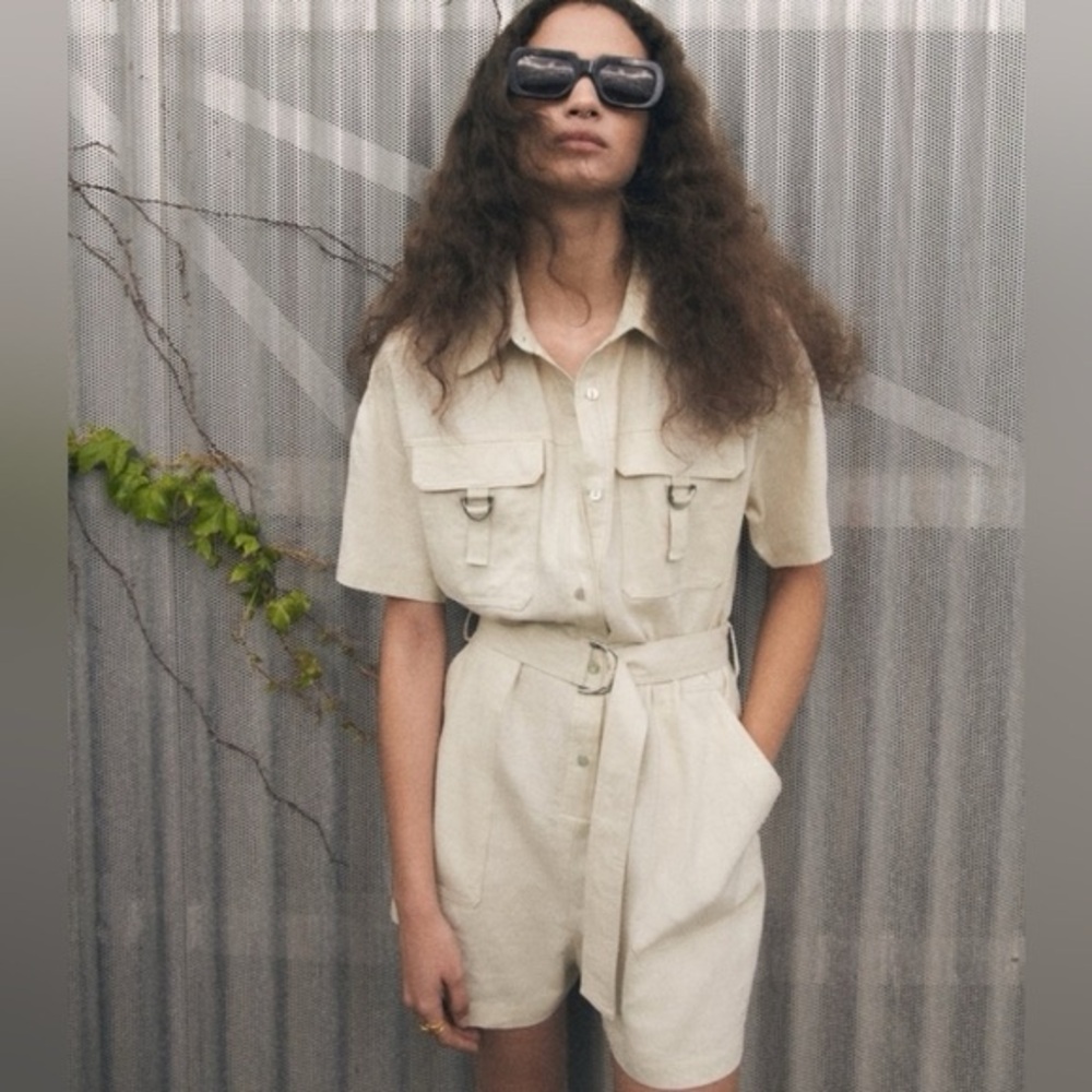 ZARA LINEN SHORT JUMPSUIT SIZE XS